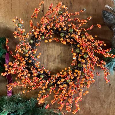 G1055 Orange Bitter Sweet Berry Wreath