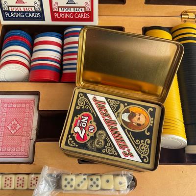 G1065 Lot of Poker Case and Cards
