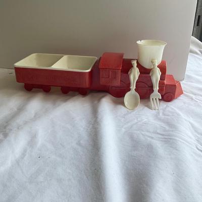 G1068 Vintage 1950’s CHOW CHOW Train Feeding Dish