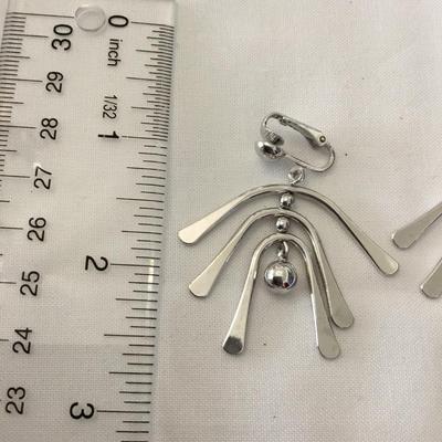 Vintage Avon clip on earrings