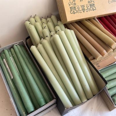 G1080 Large Lot of Williamsburg Handcrafted Candles