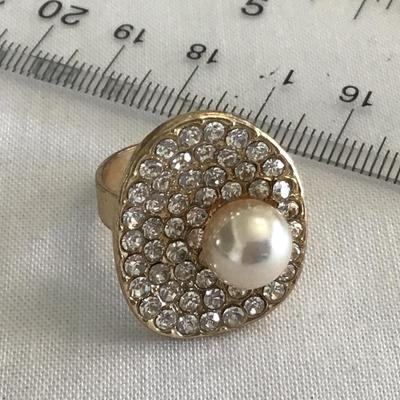 Fashion Rhinestone Faux Pearl Ring