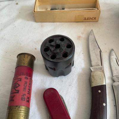 G1087 Lot of Leather Gun Holster with Knife Sheaths and Pocket Knives