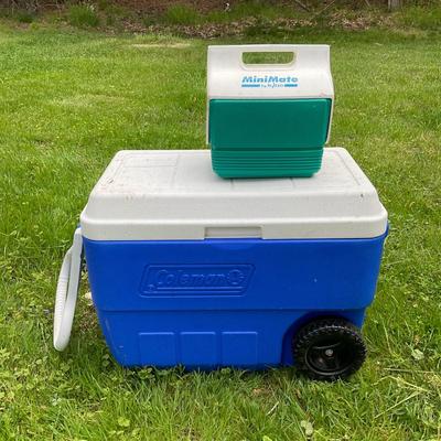 G1091 Lot of Coleman and Mini mate Coolers