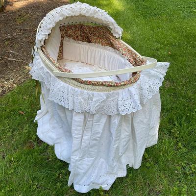G1094 Antique Baby Stroller with Vintage Bassinet