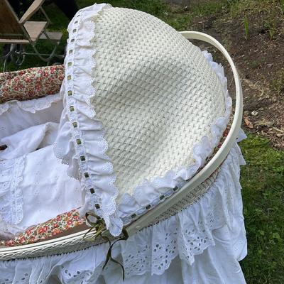G1094 Antique Baby Stroller with Vintage Bassinet