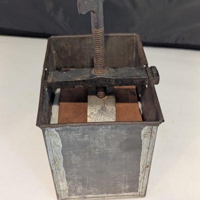 Primitive Wilder's Meat & Fruit Press Pat. 1906 #19 (DR)