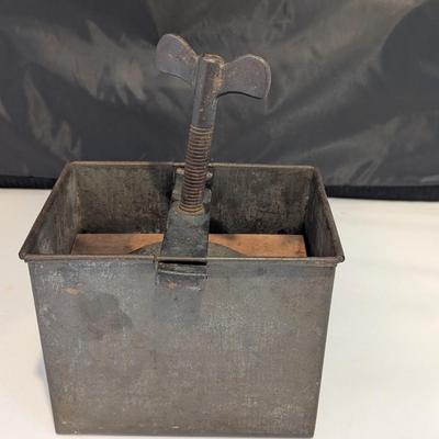 Primitive Wilder's Meat & Fruit Press Pat. 1906 #19 (DR)