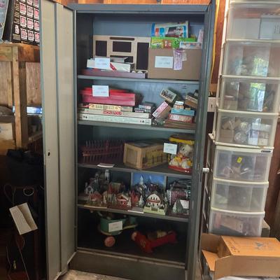 G1098 Large Metal Storage Cabinet