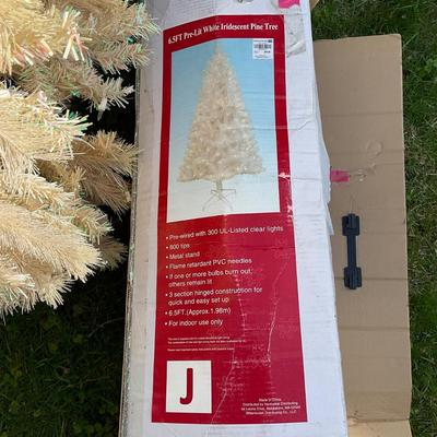 G1101 Pre-Lit White Irridescent Pine Christmas Tree