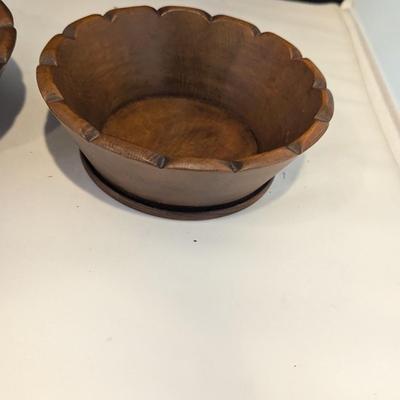 Scalloped Wood Bowls (DR)