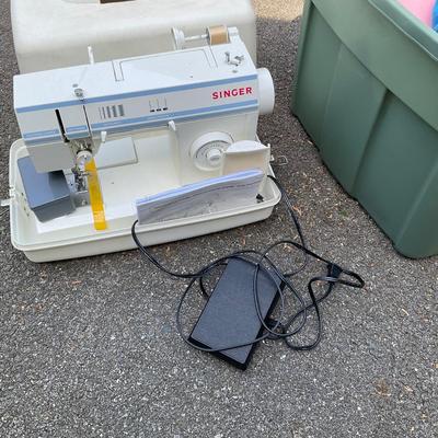 G1107 Singer Sewing Machine with Tub of Material