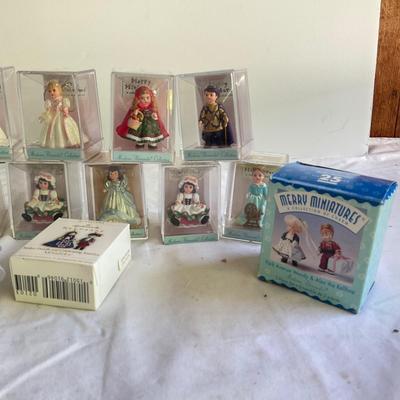 G1111 Lot of Miniature Madame Alexander Dolls
