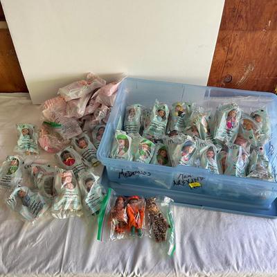 G1112 Large Lot of Miniature McDonald’s Madame Alexander Dolls