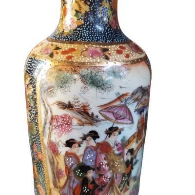 Oriental vase take 50% off 