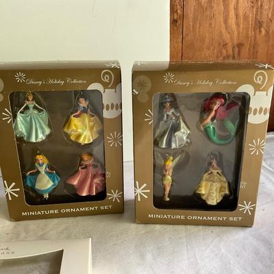 G1118 Lot of Disney Miniature Ornaments