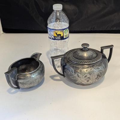 Vintage Meriden Company 1862 Sugar Bowl & Creamer Etched Designs (DR)