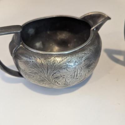 Vintage Meriden Company 1862 Sugar Bowl & Creamer Etched Designs (DR)