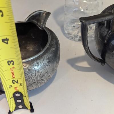 Vintage Meriden Company 1862 Sugar Bowl & Creamer Etched Designs (DR)