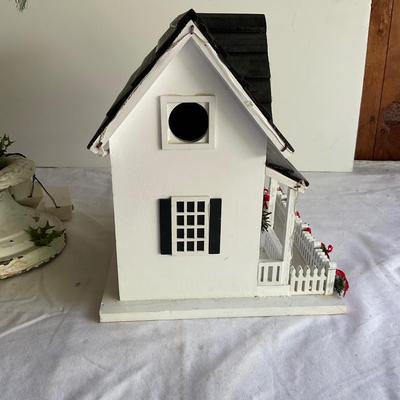G1121 Home Bazaar Bird House with Pedestal Light up Tree