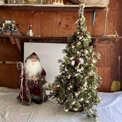 G1122 Winter Santa with Snowy Tree