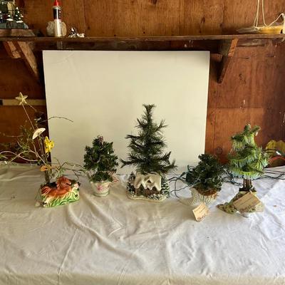 G1128 Lot of Small Ornametal Trees with Sterling Charms, Thomas Kinkade House