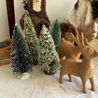 G1134 Lot of Santas, Bottle Brush Trees, Snowmen and more