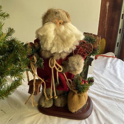 G1135 Santa Figure and Artificial Tree