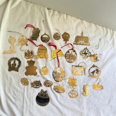 G1151 Vintage Gold Metal Christmas Ornaments