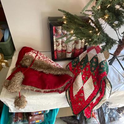 G1168 Lot of Pre-Lit Christmas Tree with Tree Skirs, Crackers, Mini Wreaths