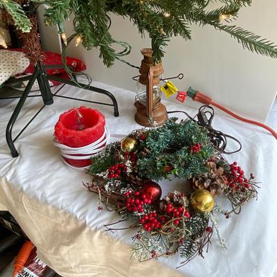 G1168 Lot of Pre-Lit Christmas Tree with Tree Skirs, Crackers, Mini Wreaths