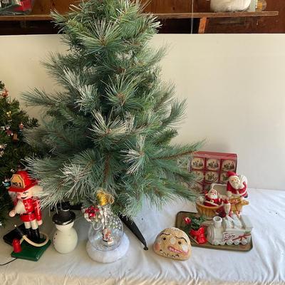 G1170 Lot of Two Trees, Santa Figures , Nutcracker and more