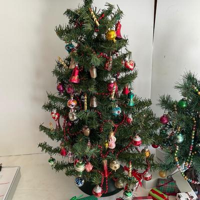G1172 Miniature SHINY BRIGHT Christmas Ornament and Garland Trees
