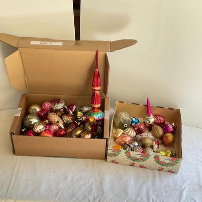 G1173 Vintage SHINY BRITE Glass Ornaments