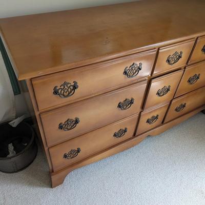 9 Drawer Dresser With Wall Mirror (BR3)