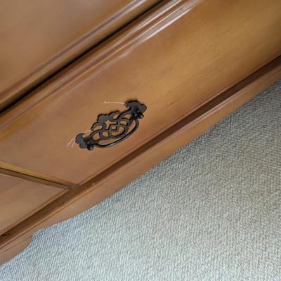 9 Drawer Dresser With Wall Mirror (BR3)