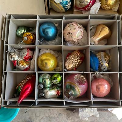 G1174 Large Lot of SHINY BRITE Glass Ornaments