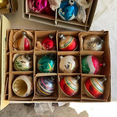 G1174 Large Lot of SHINY BRITE Glass Ornaments