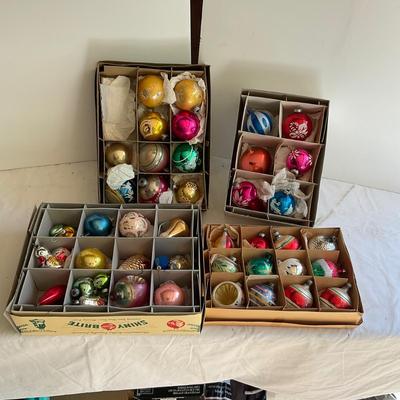 G1174 Large Lot of SHINY BRITE Glass Ornaments