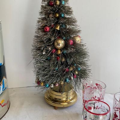 G1175 Antique Musical SHINY BRITE Decorated Tree with Vintage Garland and Glasses