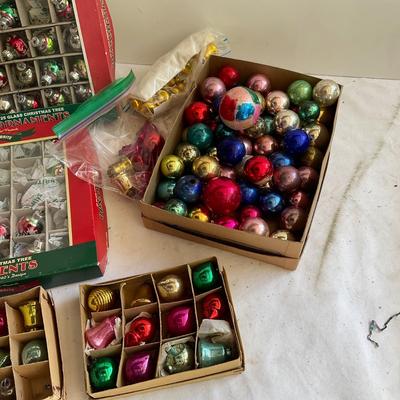 G1178 Lot of Small and Mini Glass and SHINY BRITE Ornaments