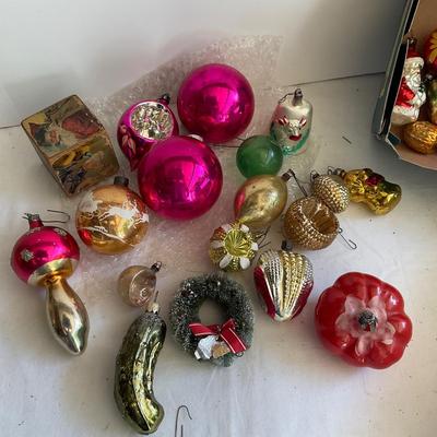 G1180 Early Antique Glass Ornaments with Tree topper