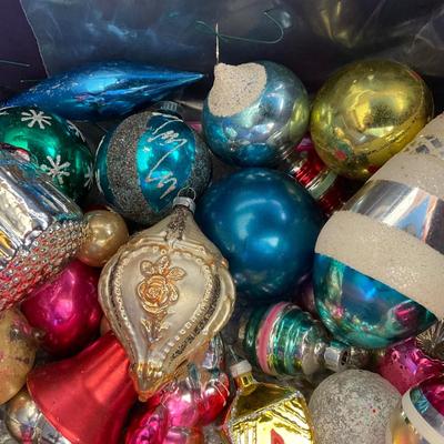 G1184 Large Tub of Vintage Glass Ornaments SHINY BRITE and more