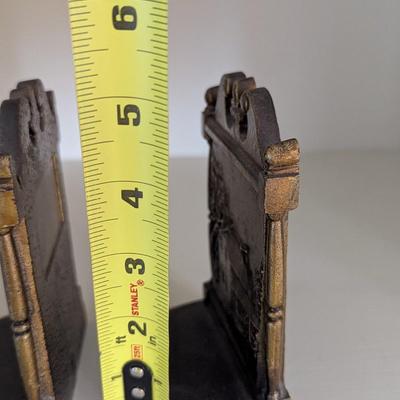 Antique Bradley & Hubbard Cast Iron Book Ends With Farm House Scene (DD)