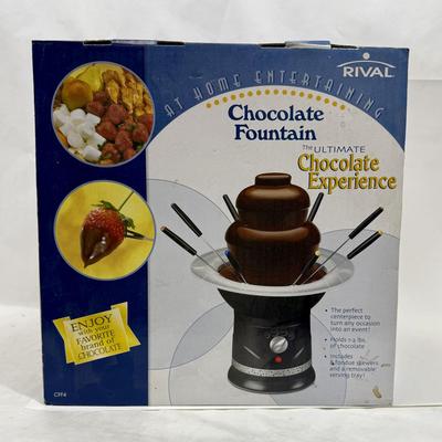 Rival CFF4 2-Pound-Capacity Chocolate Fondue Fountain