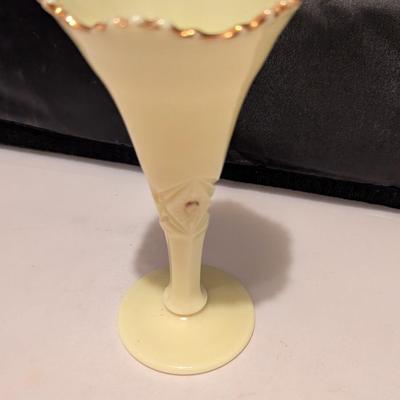 Jefferson Diamond Peg Custard Vase Fenton Basket (B)