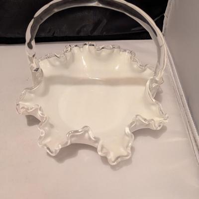 Jefferson Diamond Peg Custard Vase Fenton Basket (B)