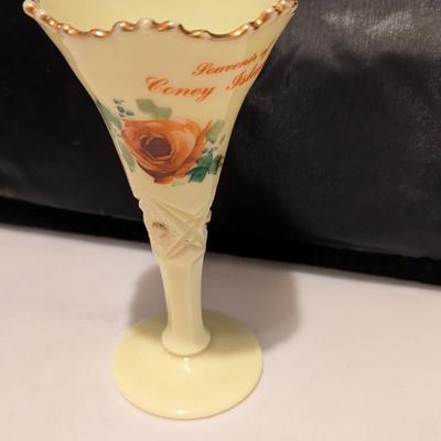 Jefferson Diamond Peg Custard Vase Fenton Basket (B)