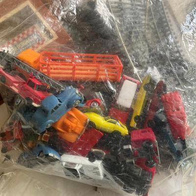 G1192 Lot of HO Train Bachman, Tyco With Houses & Accessories