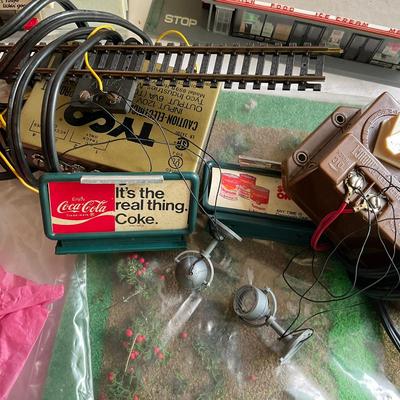 G1192 Lot of HO Train Bachman, Tyco With Houses & Accessories